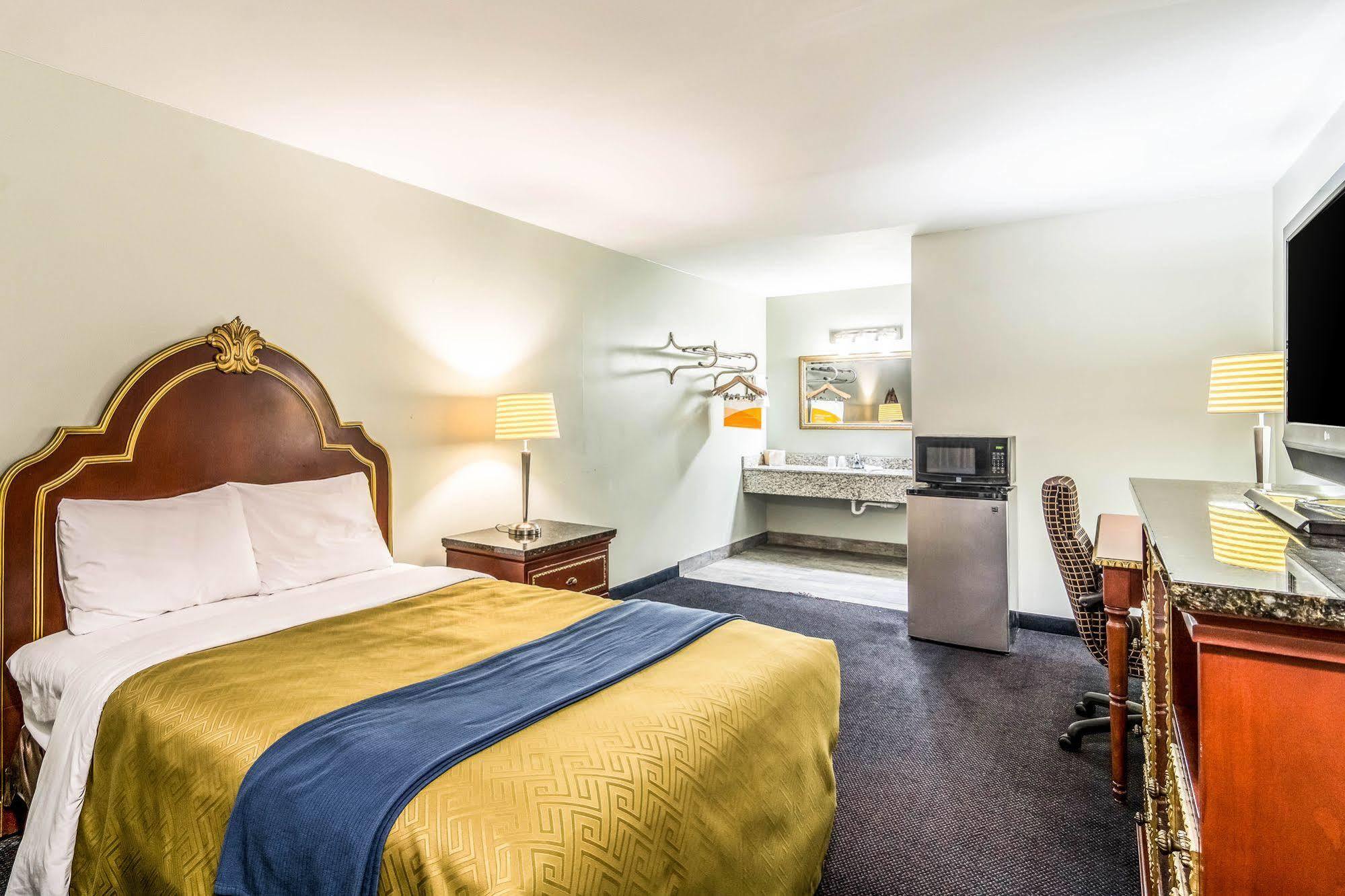 Rodeway Inn Портидж Екстериор снимка