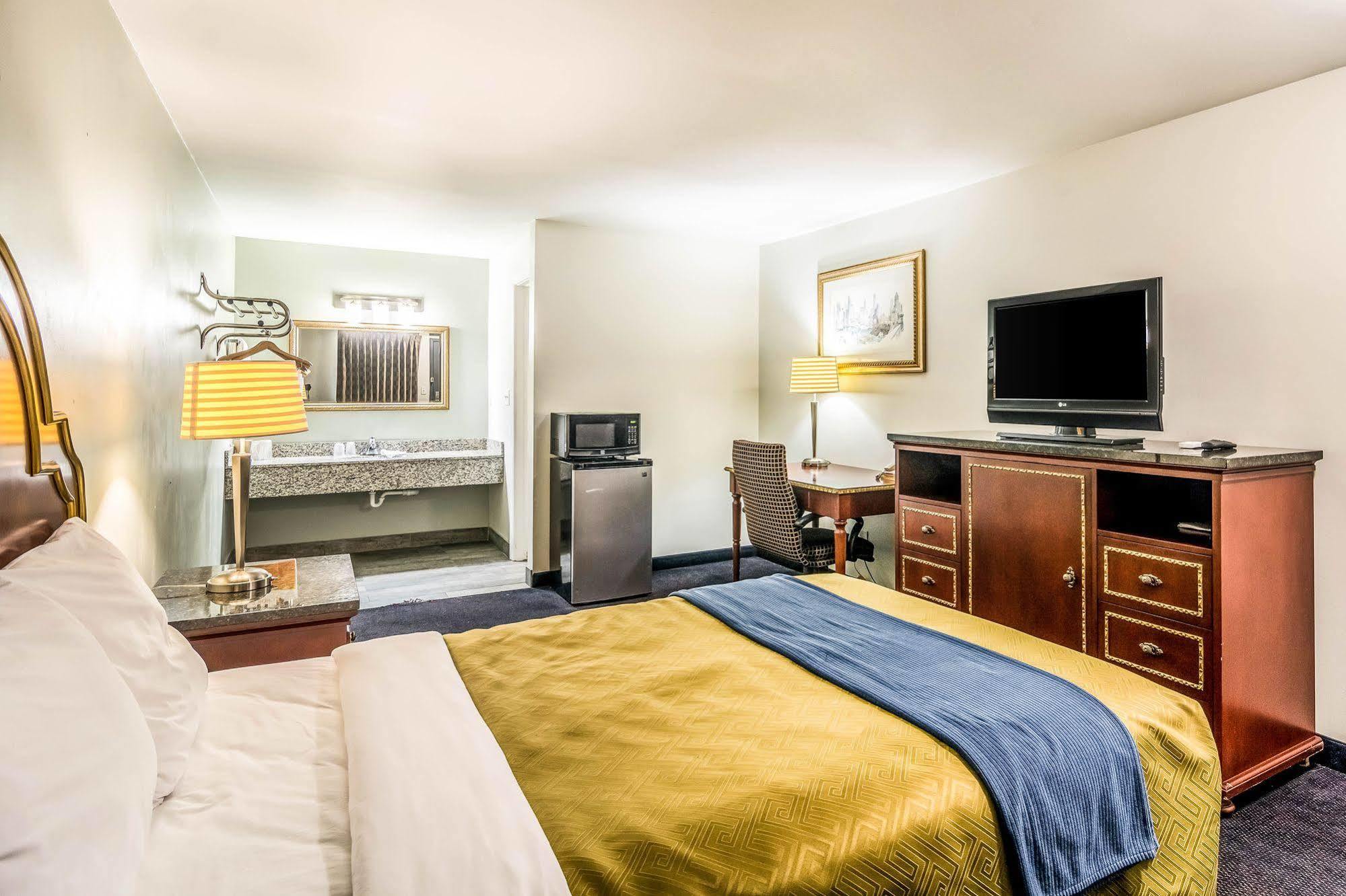 Rodeway Inn Портидж Екстериор снимка