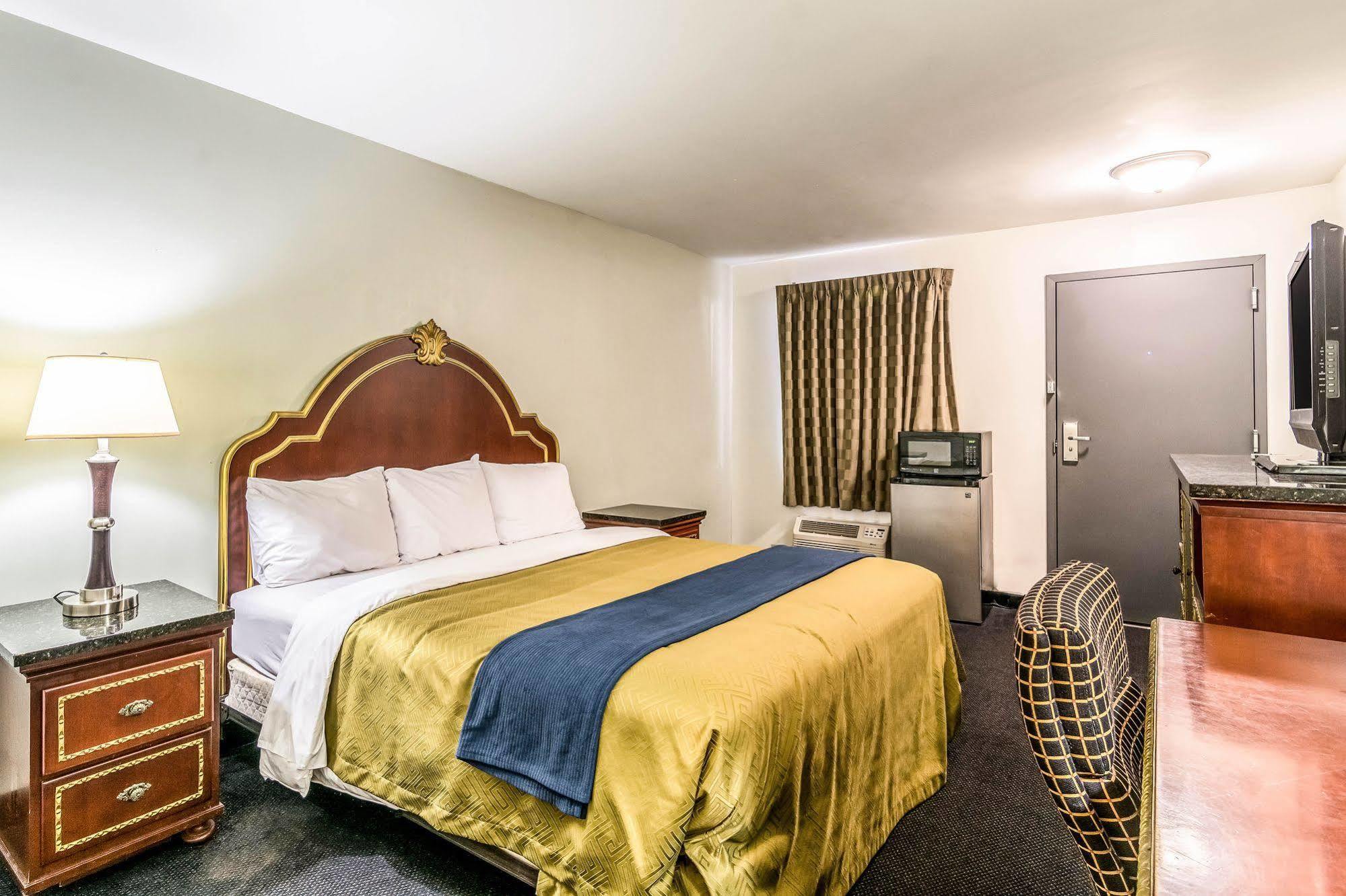 Rodeway Inn Портидж Екстериор снимка